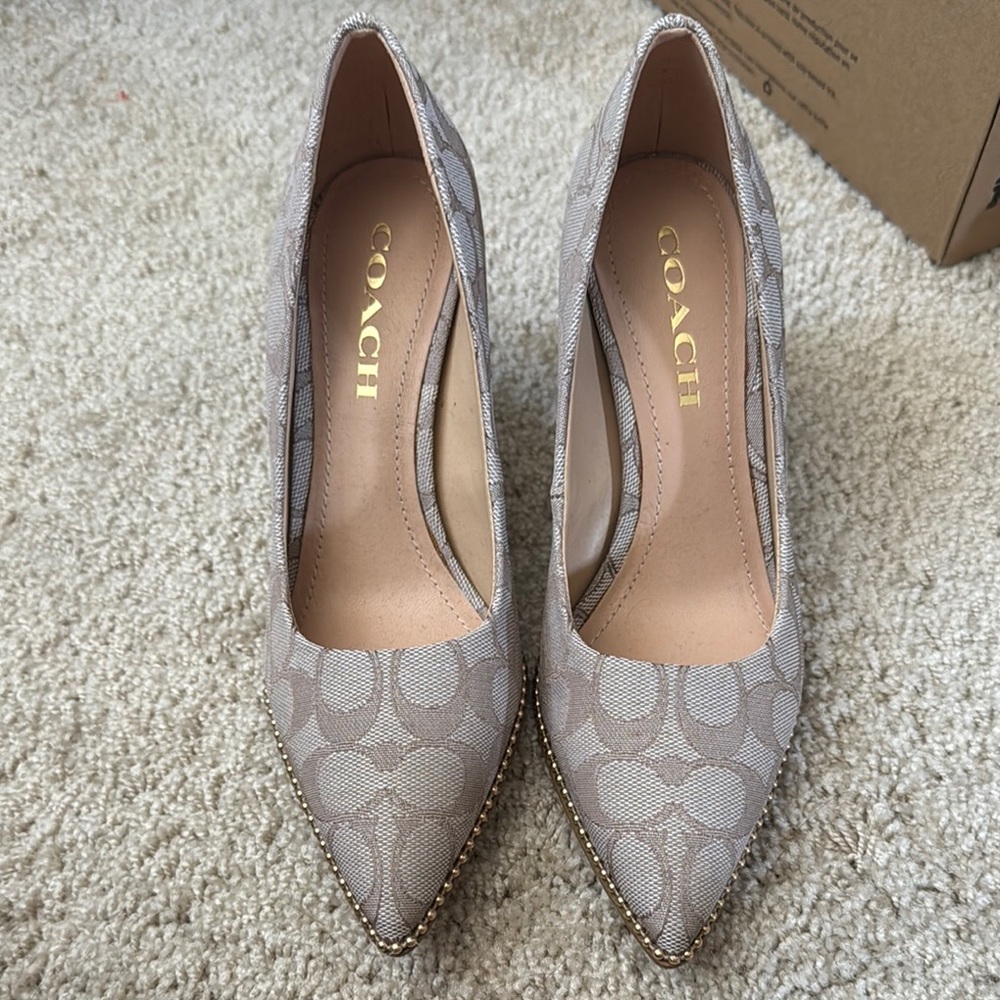 Coach Cream Heels Elegant Design